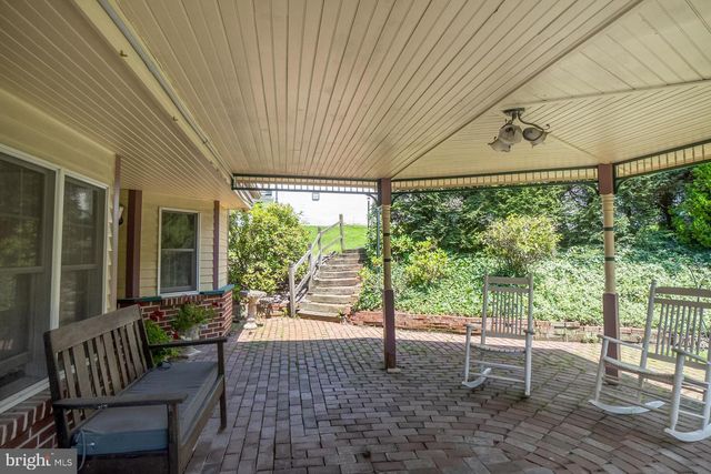 11 E FRONT ST, Jim Thorpe, PA 18229