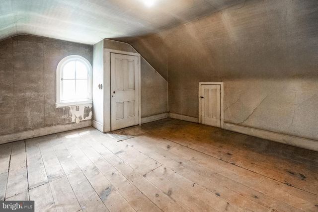 11 E FRONT ST, Jim Thorpe, PA 18229