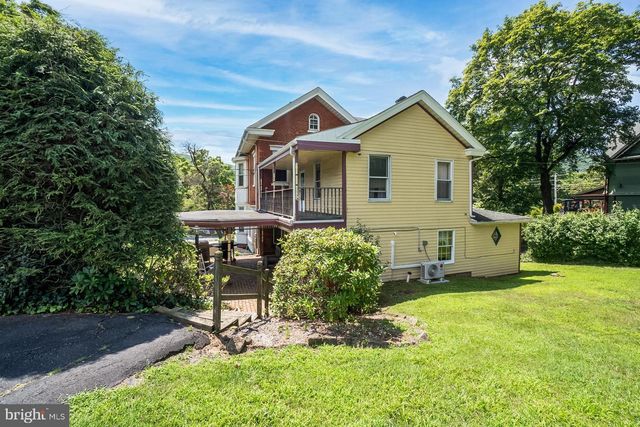 11 E FRONT ST, Jim Thorpe, PA 18229