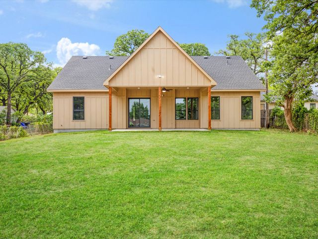 314 W Mistletoe Drive, Kennedale, TX 76060