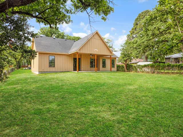 314 W Mistletoe Drive, Kennedale, TX 76060