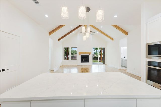 314 W Mistletoe Drive, Kennedale, TX 76060