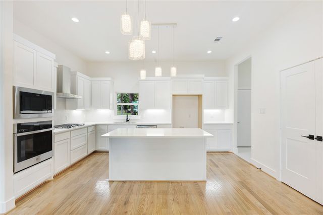 314 W Mistletoe Drive, Kennedale, TX 76060