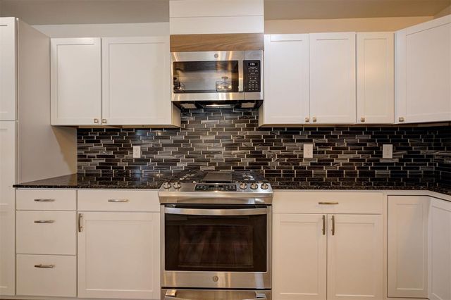 330 E 9th Street, Edmond, OK 73034