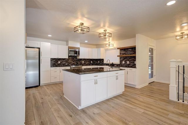 330 E 9th Street, Edmond, OK 73034