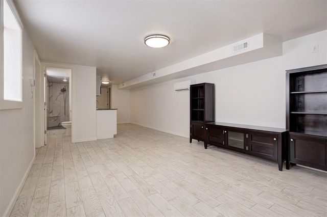 330 E 9th Street, Edmond, OK 73034