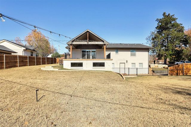 330 E 9th Street, Edmond, OK 73034