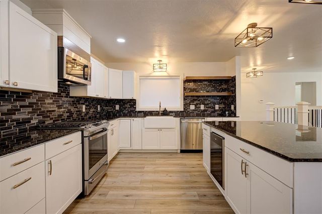 330 E 9th Street, Edmond, OK 73034