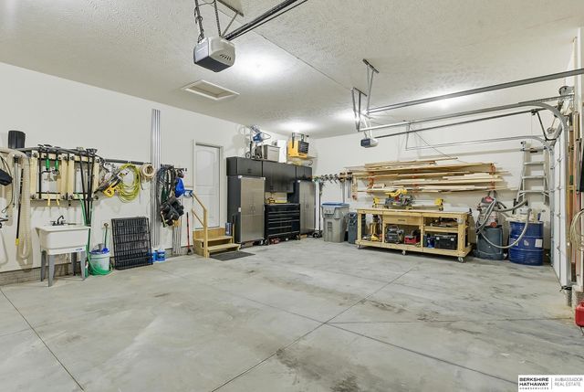 10211 S 191st Avenue, Omaha, NE 68136