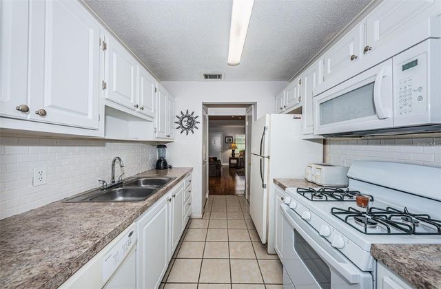 5217 81ST STREET N 11, St Petersburg, FL 33709