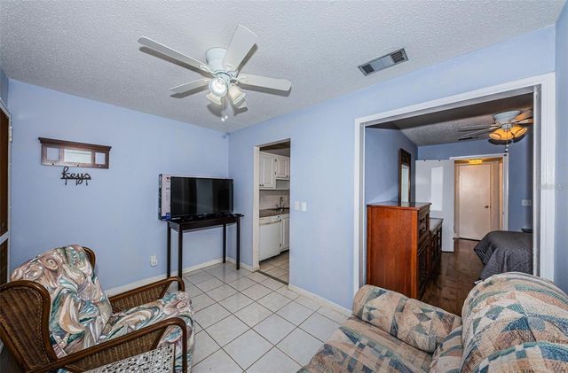 5217 81ST STREET N 11, St Petersburg, FL 33709