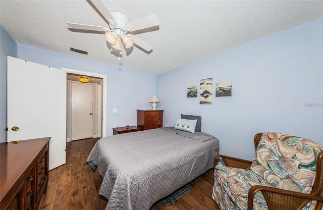 5217 81ST STREET N 11, St Petersburg, FL 33709