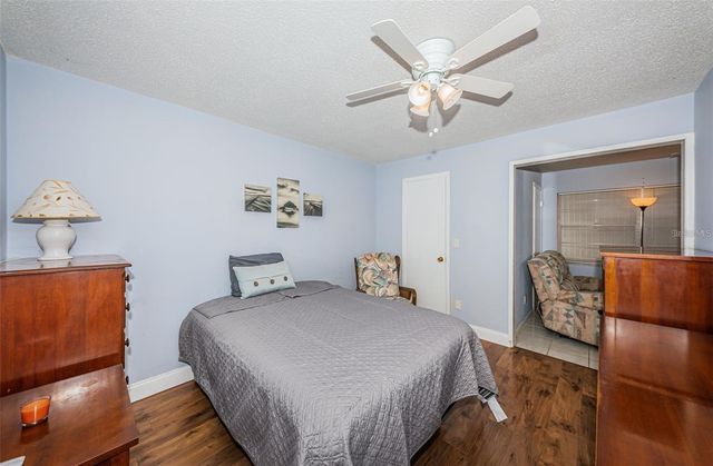5217 81ST STREET N 11, St Petersburg, FL 33709