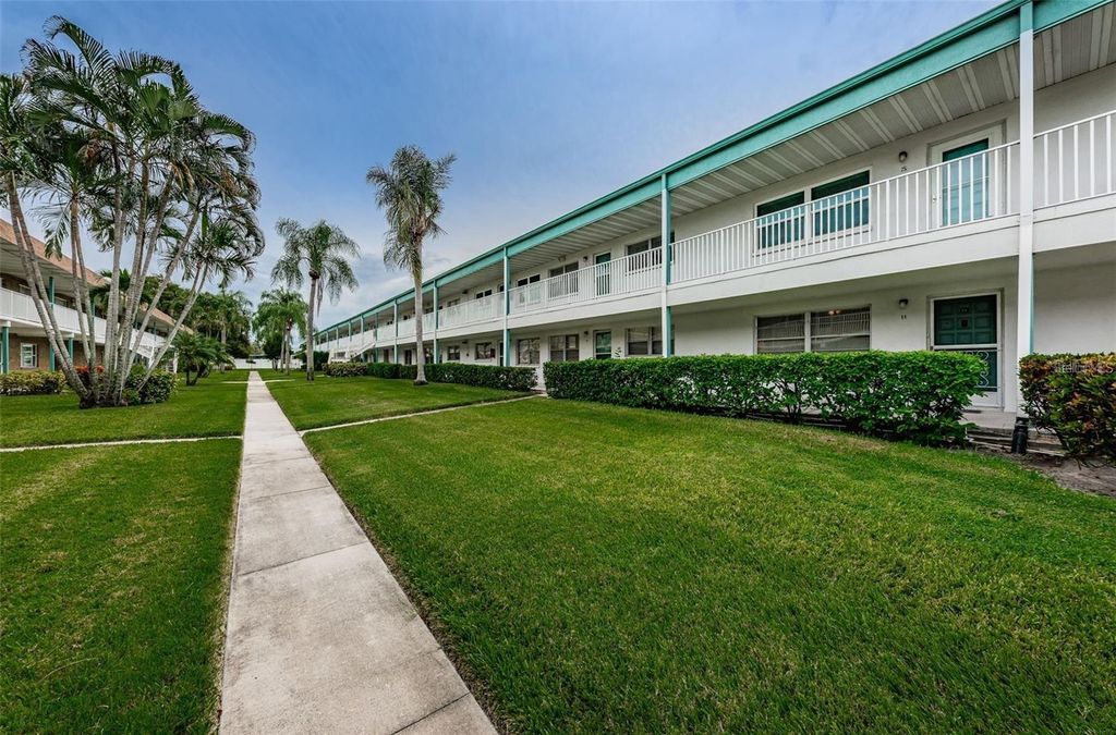 5217 81ST STREET N 11, St Petersburg, FL 33709