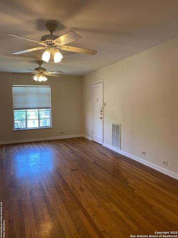 152 Terrell Rd Apt 4, Alamo Heights, TX 78209