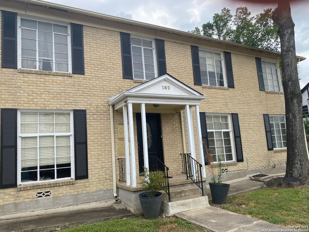 152 Terrell Rd Apt 4, Alamo Heights, TX 78209