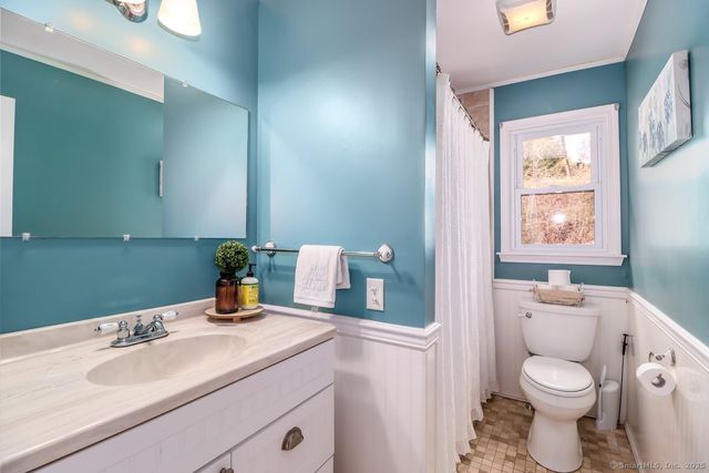 6 Glen Road, New Fairfield, CT 06812