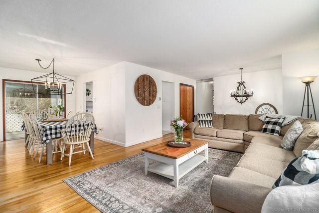 6 Glen Road, New Fairfield, CT 06812