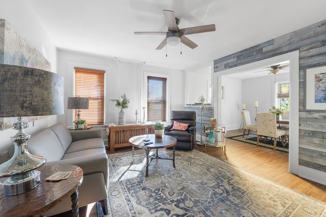 3 E Slade Street, Palatine, IL 60067