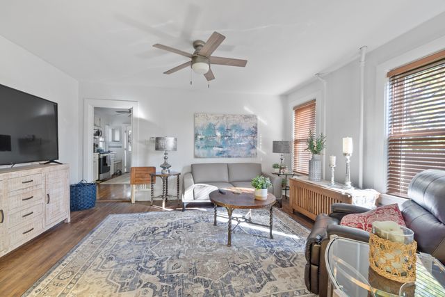 3 E Slade Street, Palatine, IL 60067