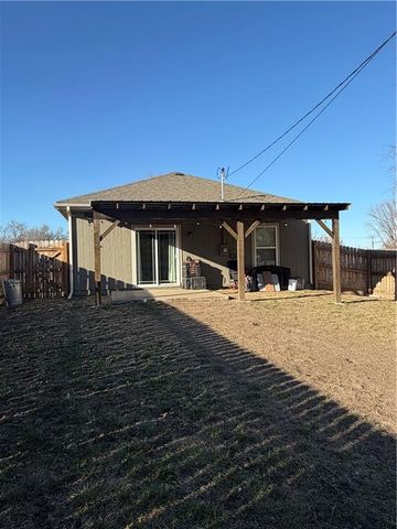 934 E Hamblin Street, Ottawa, KS 66067