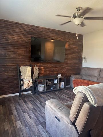 934 E Hamblin Street, Ottawa, KS 66067