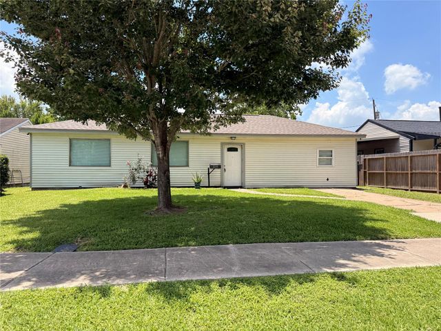 216 Bearle Street, Pasadena, TX 77506
