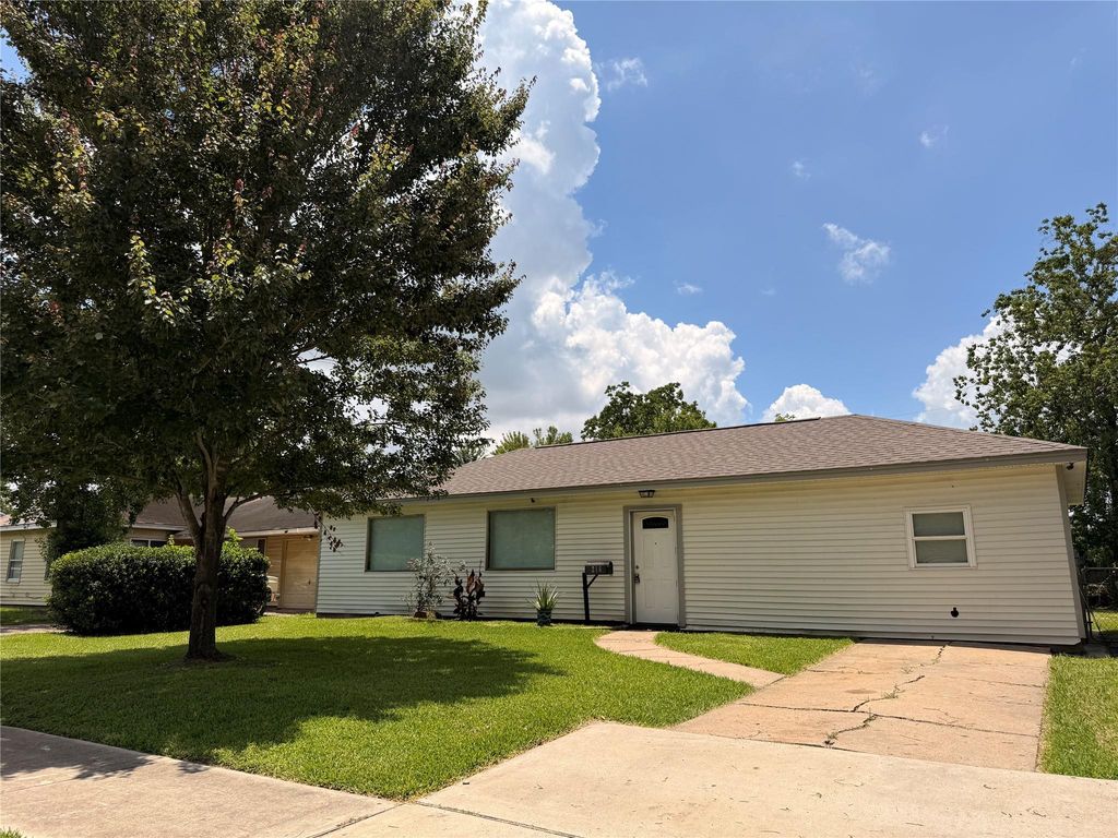 216 Bearle Street, Pasadena, TX 77506