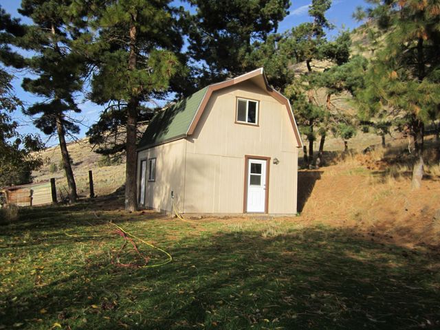 5311 Uhrmann Road, Klamath Falls, OR 97601