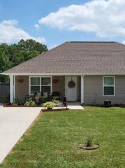 1414 Triple K Ave, Lawrenceburg, TN 38464