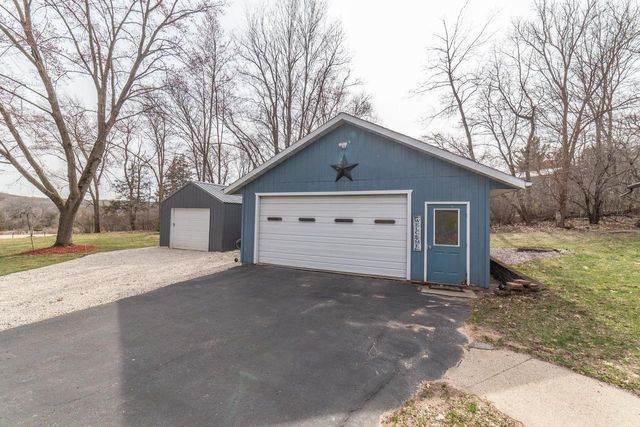 E12516 County Road T., Baraboo, WI 53913