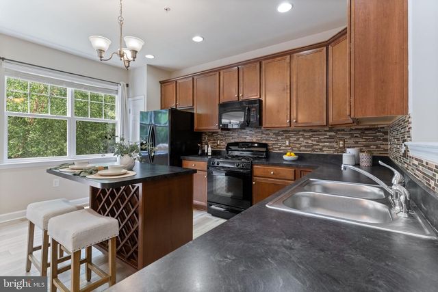 369 ENGLISH OAK LN, Prince Frederick, MD 20678