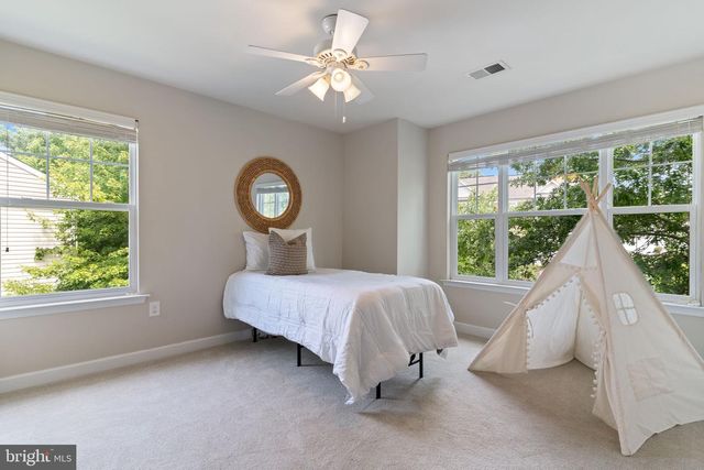 369 ENGLISH OAK LN, Prince Frederick, MD 20678