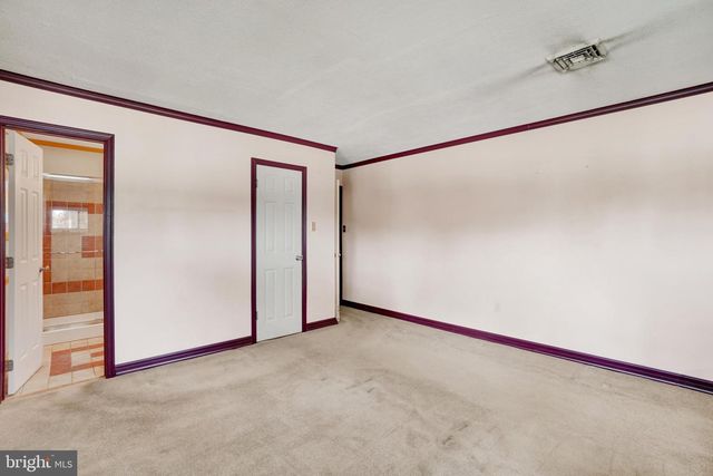1241 WOGAN RD, York, PA 17404