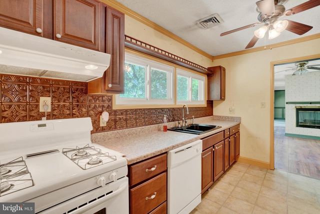 1241 WOGAN RD, York, PA 17404