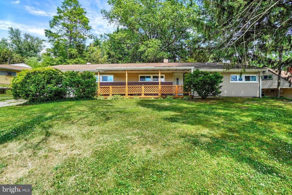 1241 WOGAN RD, York, PA 17404