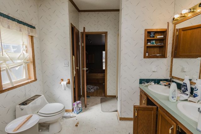 11925 E 71st S, Derby, KS 67037