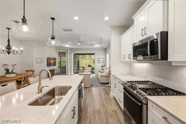 2175 Marquesa CIR, Naples, FL 34112