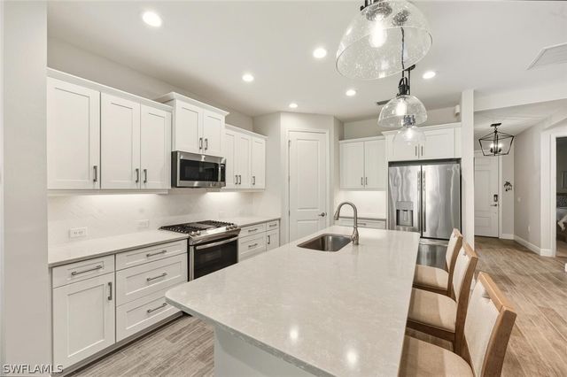 2175 Marquesa CIR, Naples, FL 34112