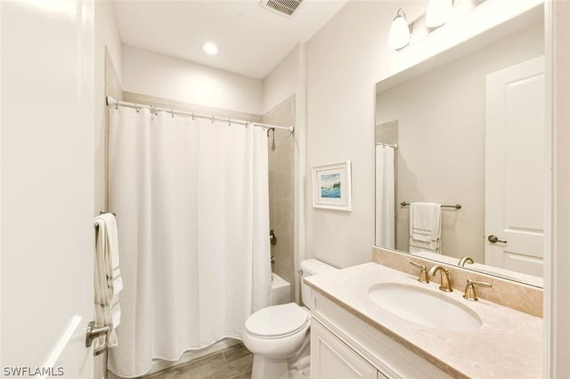 2175 Marquesa CIR, Naples, FL 34112