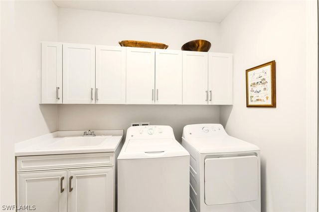 2175 Marquesa CIR, Naples, FL 34112