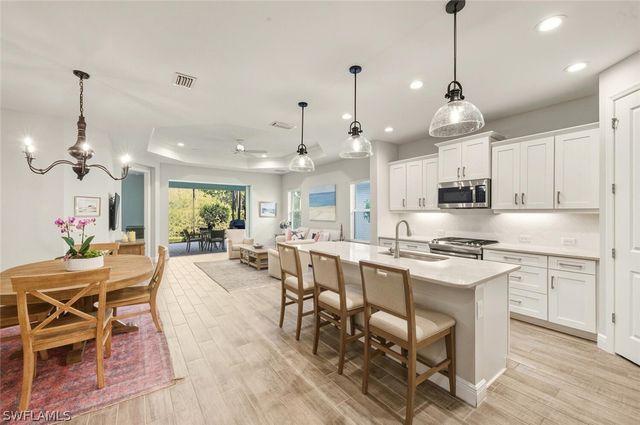 2175 Marquesa CIR, Naples, FL 34112