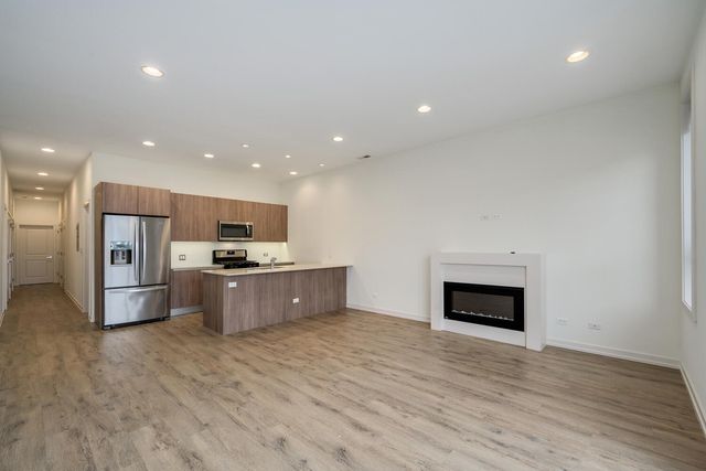 4119 N NARRAGANSETT Avenue 101, Chicago, IL 60634