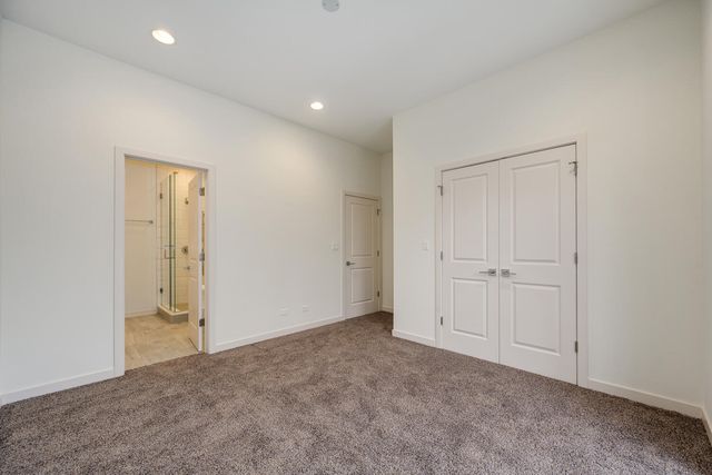 4119 N NARRAGANSETT Avenue 101, Chicago, IL 60634