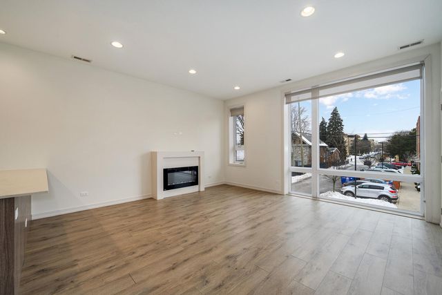 4119 N NARRAGANSETT Avenue 101, Chicago, IL 60634