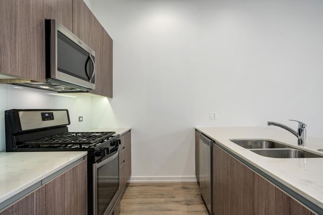 4119 N NARRAGANSETT Avenue 101, Chicago, IL 60634