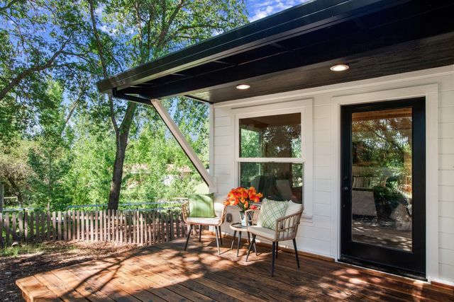 9256 Horseshoe Bar Rd, Loomis, CA 95650