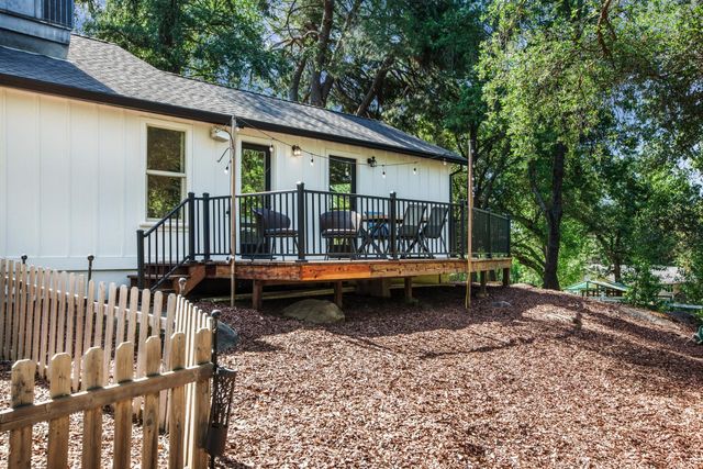 9256 Horseshoe Bar Rd, Loomis, CA 95650