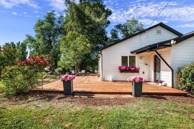 9256 Horseshoe Bar Rd, Loomis, CA 95650