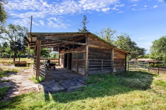 9256 Horseshoe Bar Rd, Loomis, CA 95650